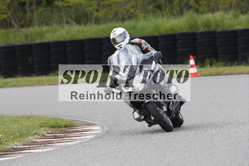 /Archiv-2025/09 22.04.2025 Cornu Master School ADR/gruen-vert/48